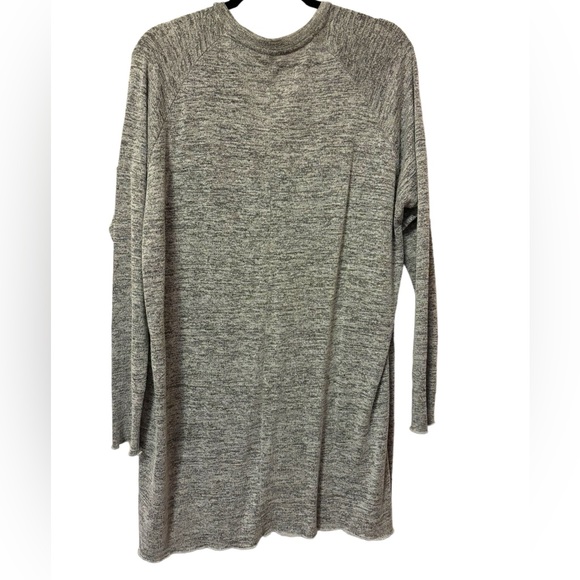 Latched Mama, Long Sleeved Lightweight Nursing Tunic - Picture 3 of 3